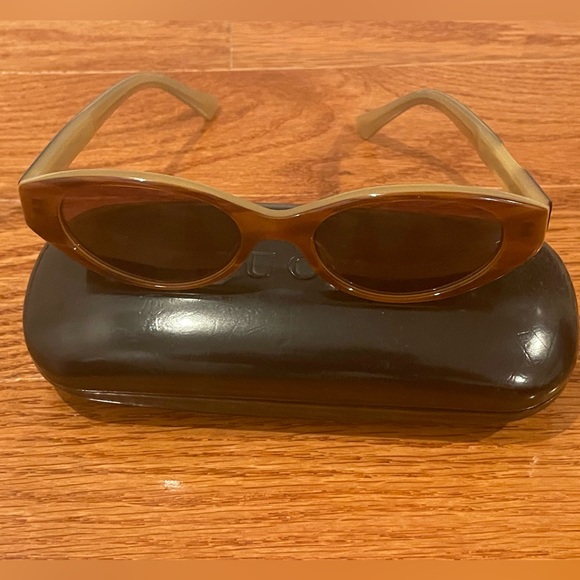 (Authentic) Tan Coach Sunglasses - Picture 4 of 4